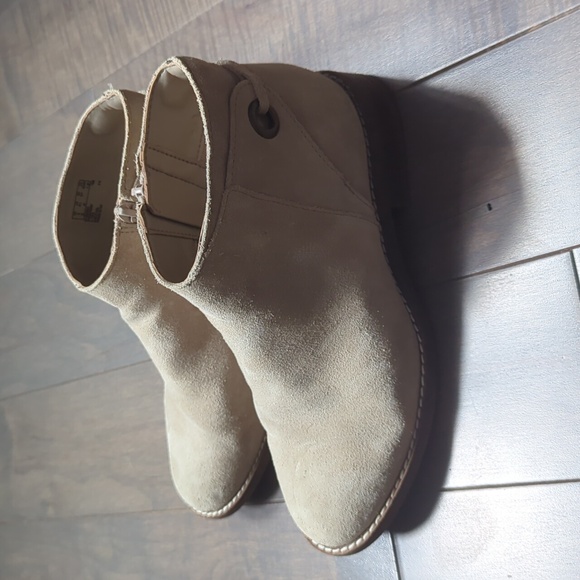 Clark's Women's Camzin Size 6.5 Ankle Boots - Picture 5 of 8